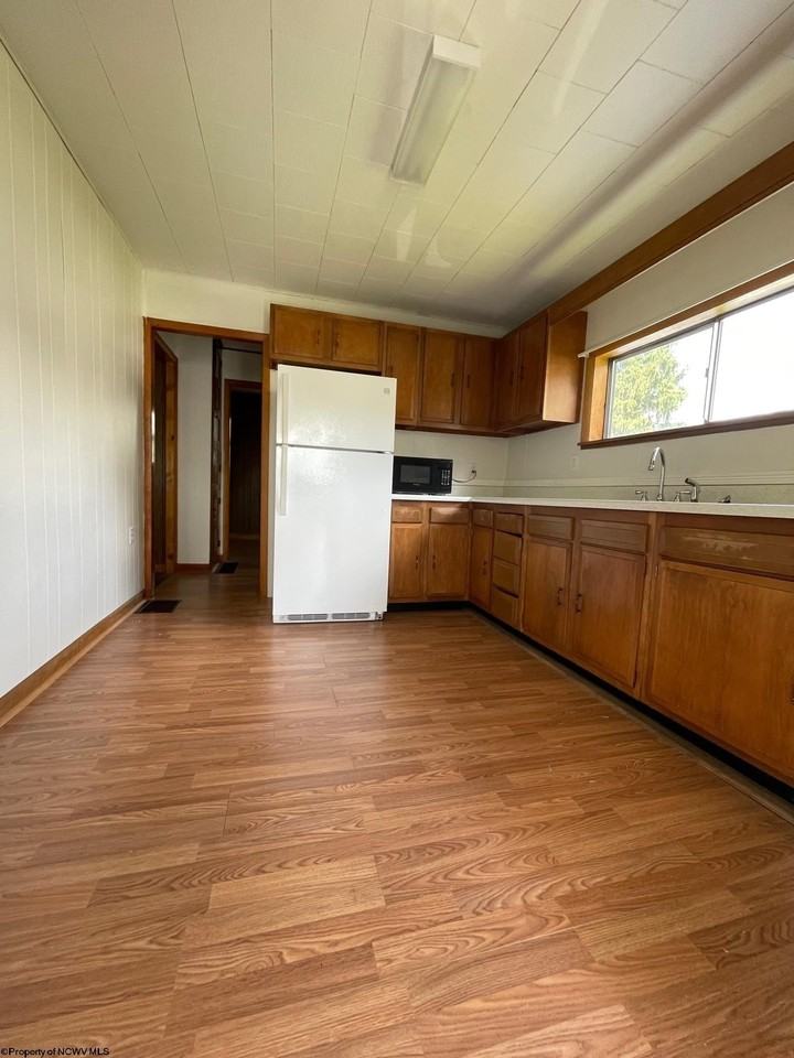 42 1/2 Meade St - Photo 7 of 10