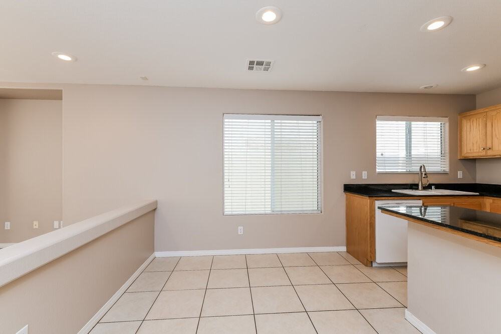 7298 Phlox Rd - Photo 7 of 17