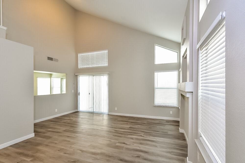 2405 Sun Shores Dr - Photo 5 of 17