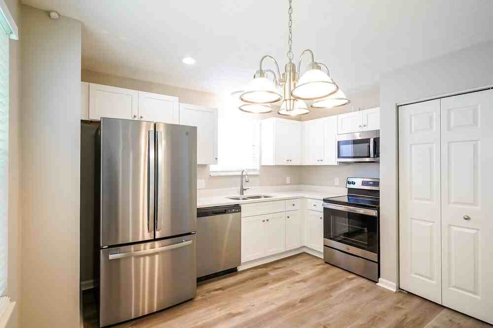 811 Neelys Chase Dr - Photo 7 of 17