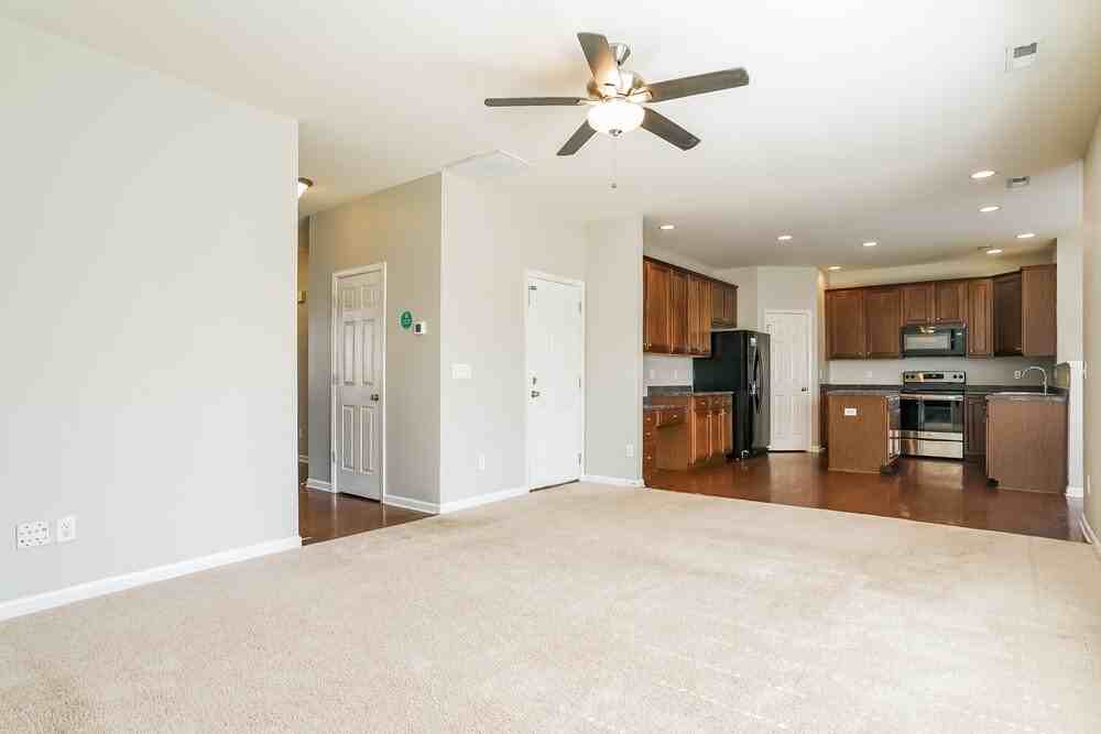 712 Stackhurst Way - Photo 6 of 17