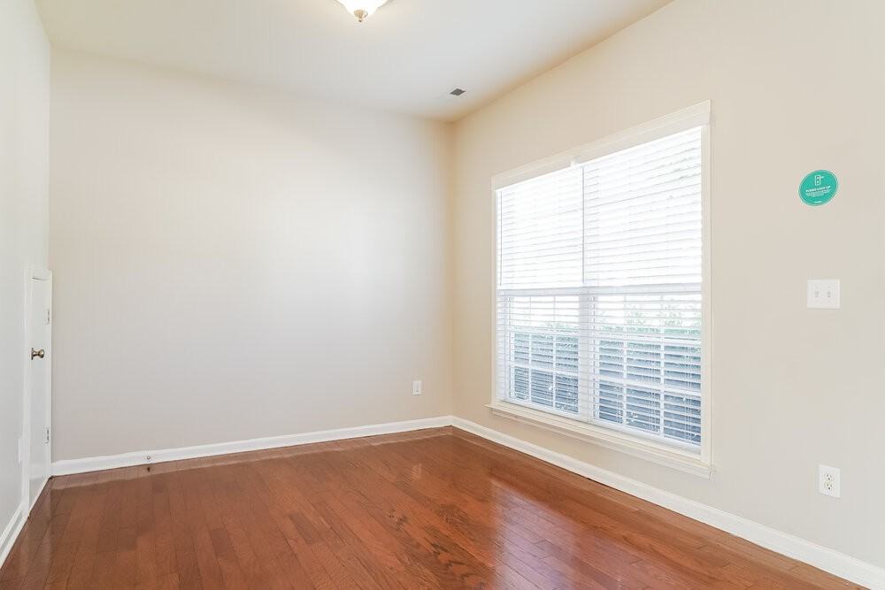 712 Stackhurst Way - Photo 7 of 17