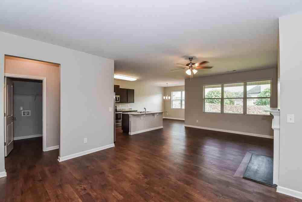 202 Hayes Park Dr - Photo 3 of 16