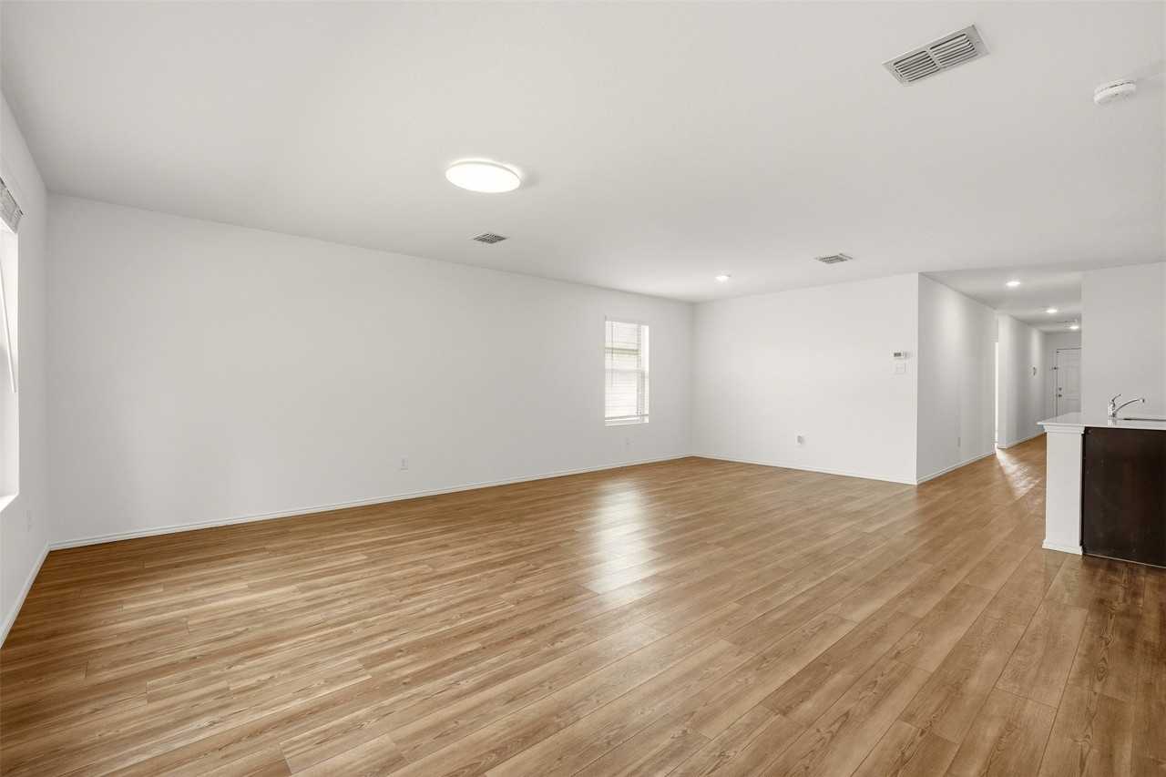 412 Westpark Dr - Photo 3 of 18