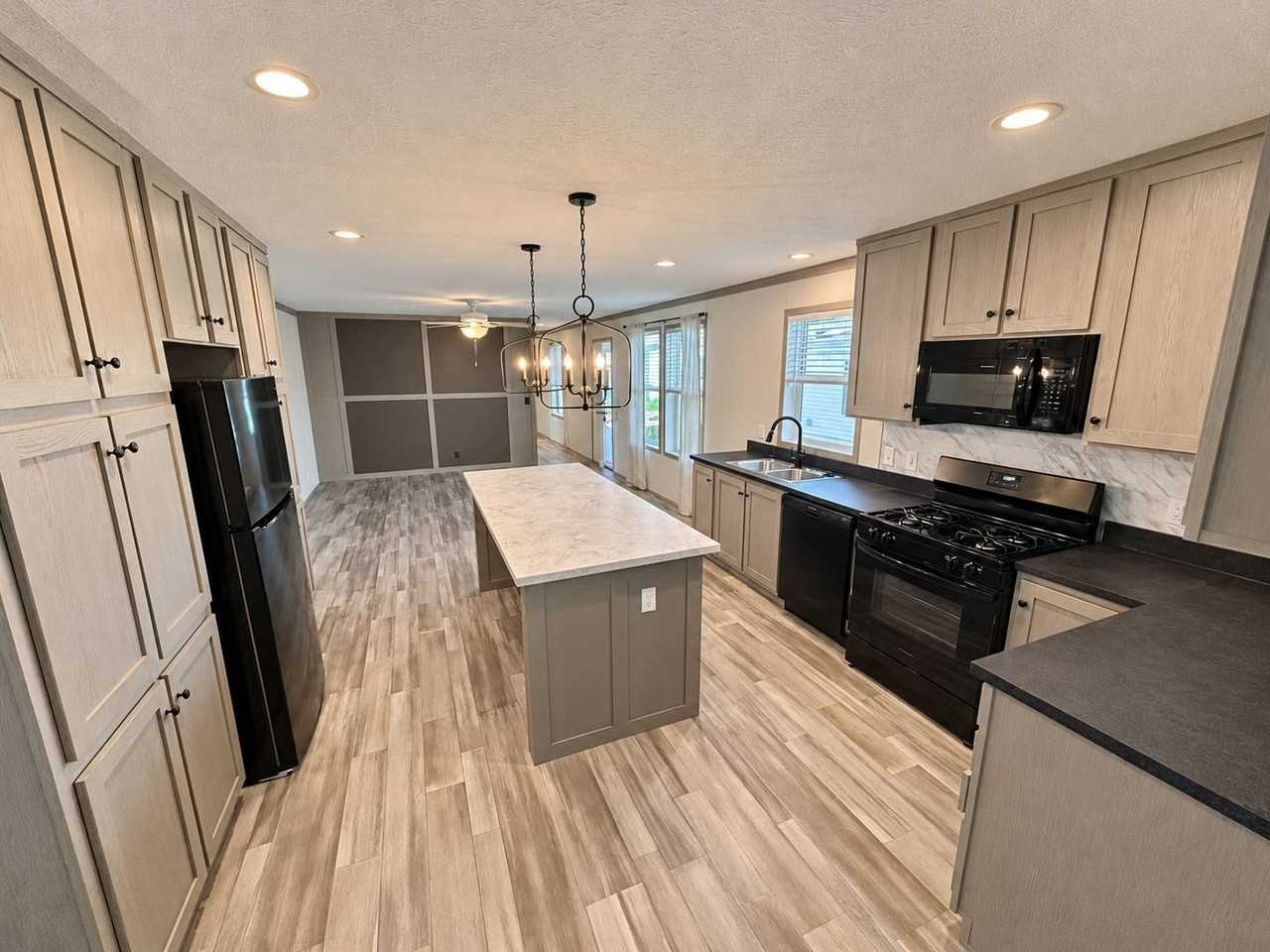 739 Virginia #739 - Photo 2 of 9