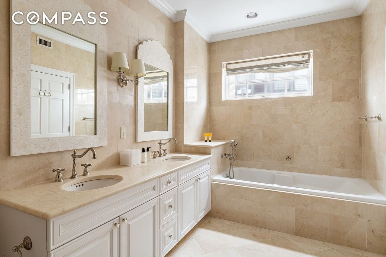 1 Leroy St #PH5B - Photo 7 of 14