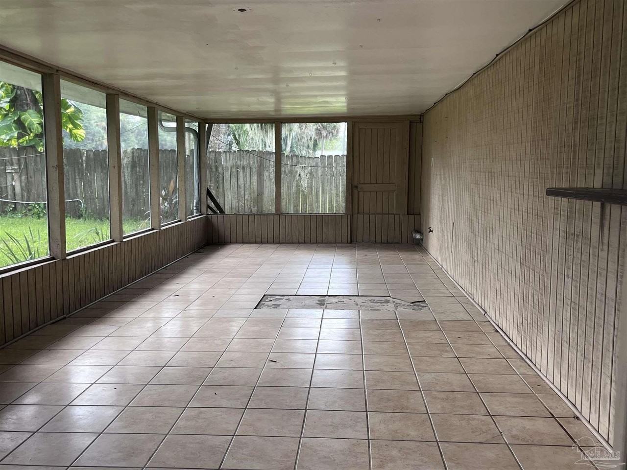 244 Brittany Ave - Photo 5 of 6