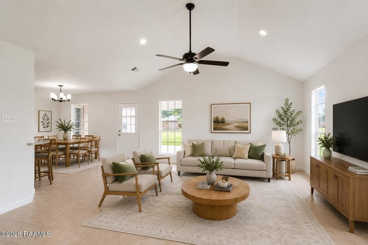 101 Sonny Ln - Photo 3 of 19