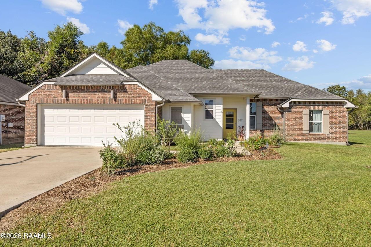 327 Stoneridge Dr - Photo 2 of 30