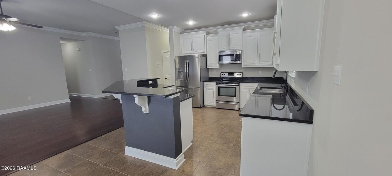 407 Claystone Rd - Photo 2 of 7