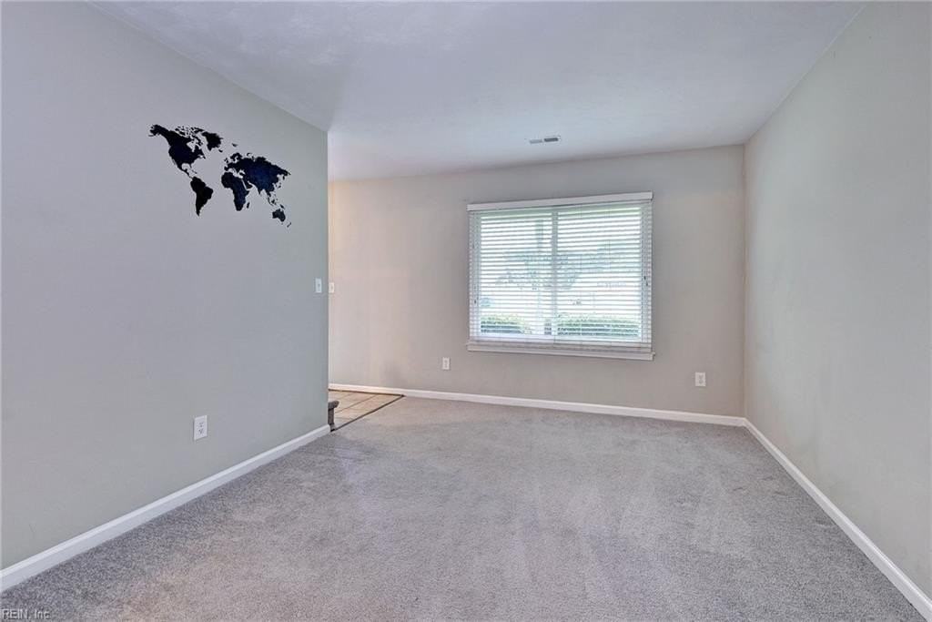 114 Sheffield Way - Photo 7 of 34