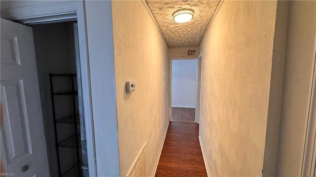 942 Douglas Ave - Photo 7 of 16