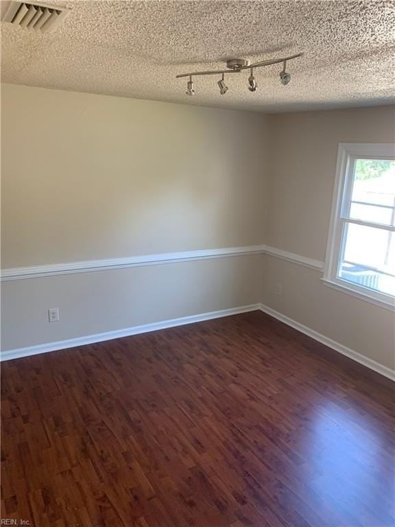 524 Stuart Cir - Photo 5 of 11