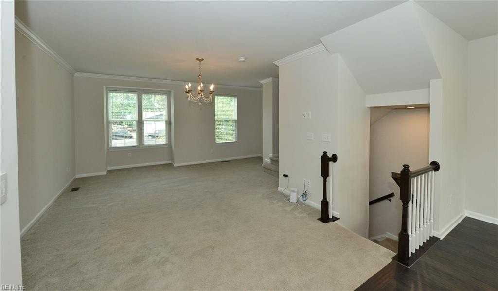 1093 Fleming Dr - Photo 4 of 24