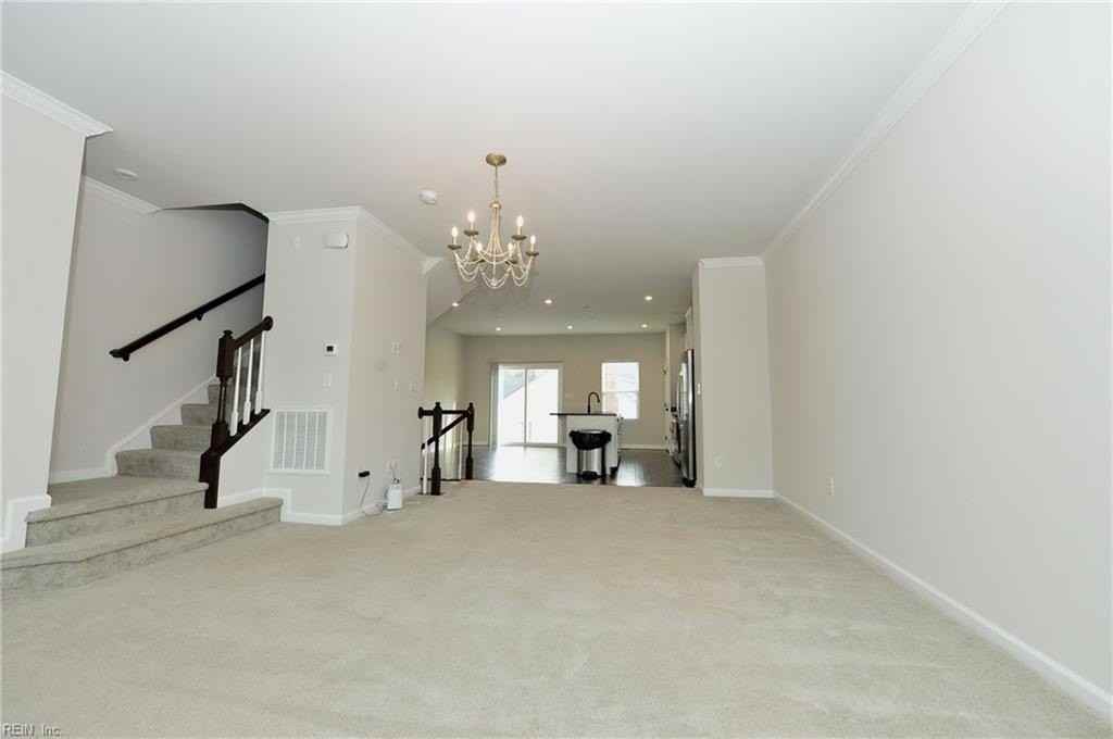 1093 Fleming Dr - Photo 6 of 24
