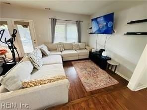 653 Governors Way - Photo 5 of 17
