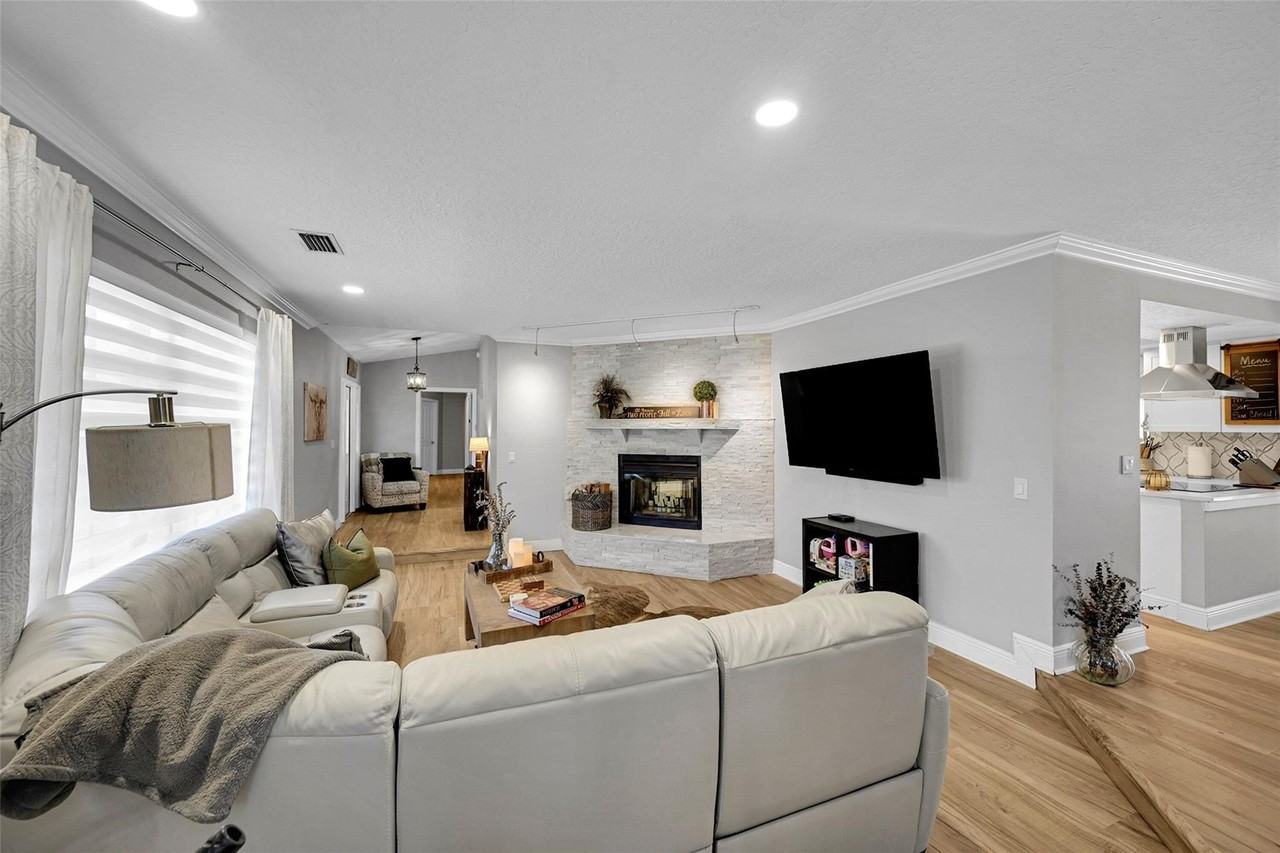 8606 Arrowhead Dr - Photo 7 of 50