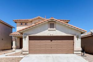 featured image of 1016 Sweeping Vine Ave