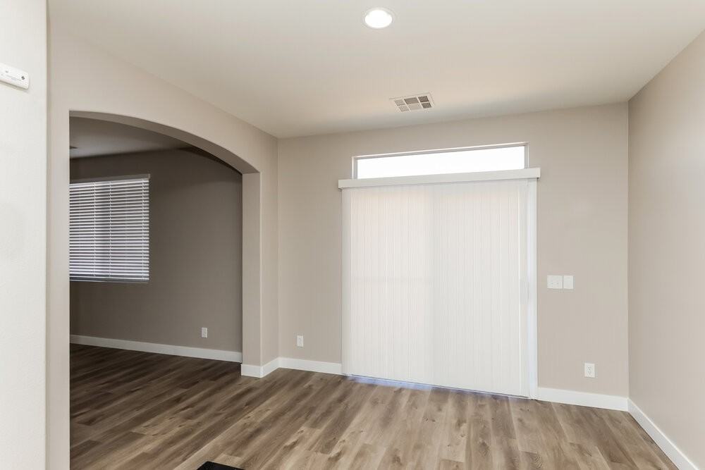 1016 Sweeping Vine Ave - Photo 5 of 17