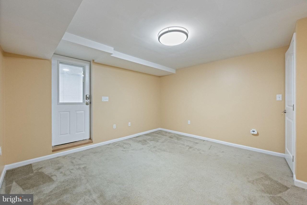 504 Monterey Ave - Photo 2 of 8