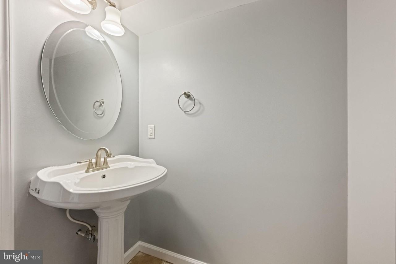 504 Monterey Ave - Photo 7 of 8