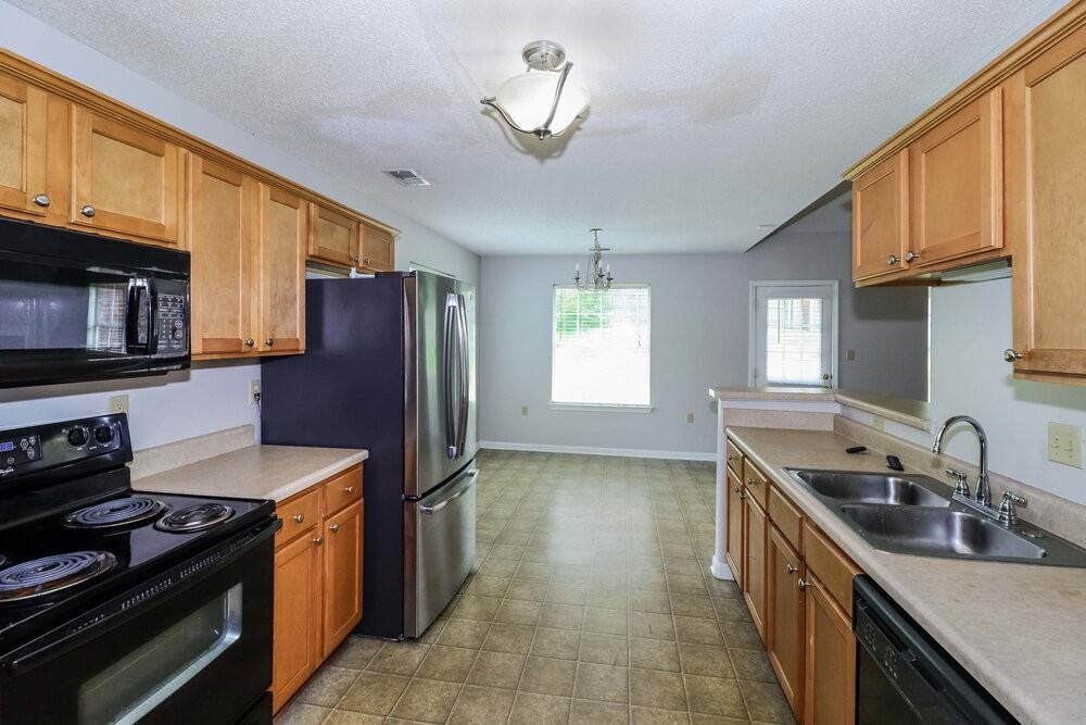 6689 Whitten View Ln - Photo 7 of 17
