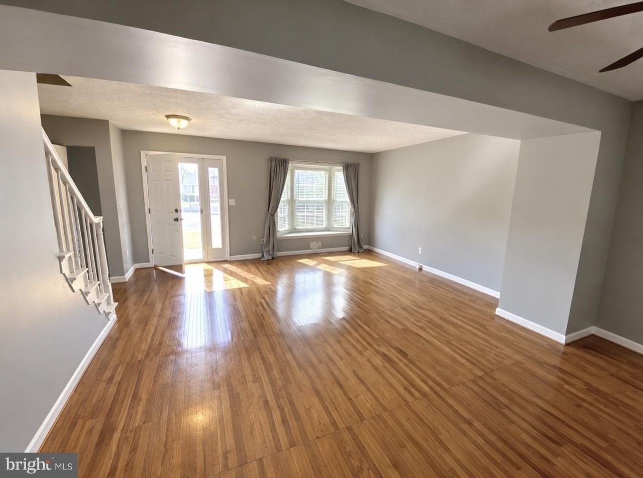 702 Medinah Cir - Photo 3 of 13