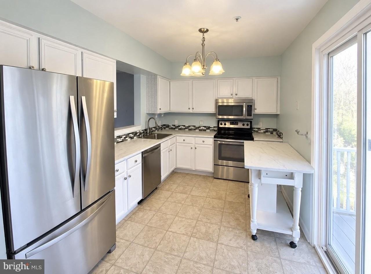 702 Medinah Cir - Photo 4 of 13
