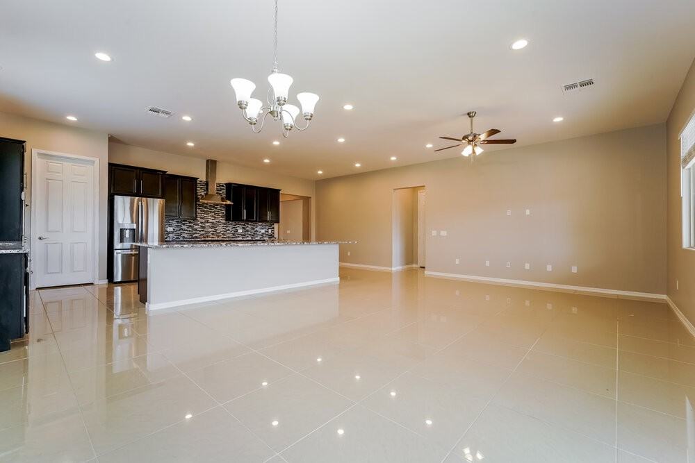 38646 S Running Roses Ln - Photo 4 of 16