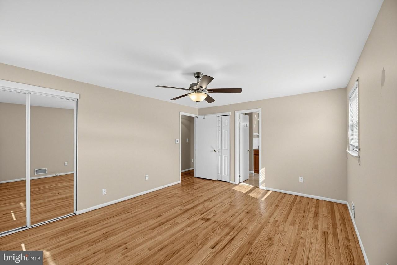 4 Roslyn Rd - Photo 3 of 28
