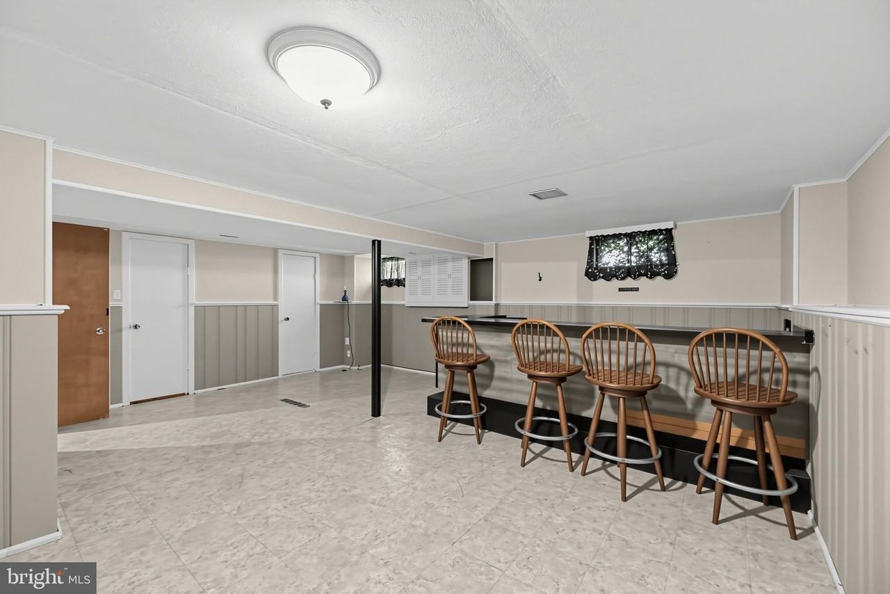 4 Roslyn Rd - Photo 6 of 28