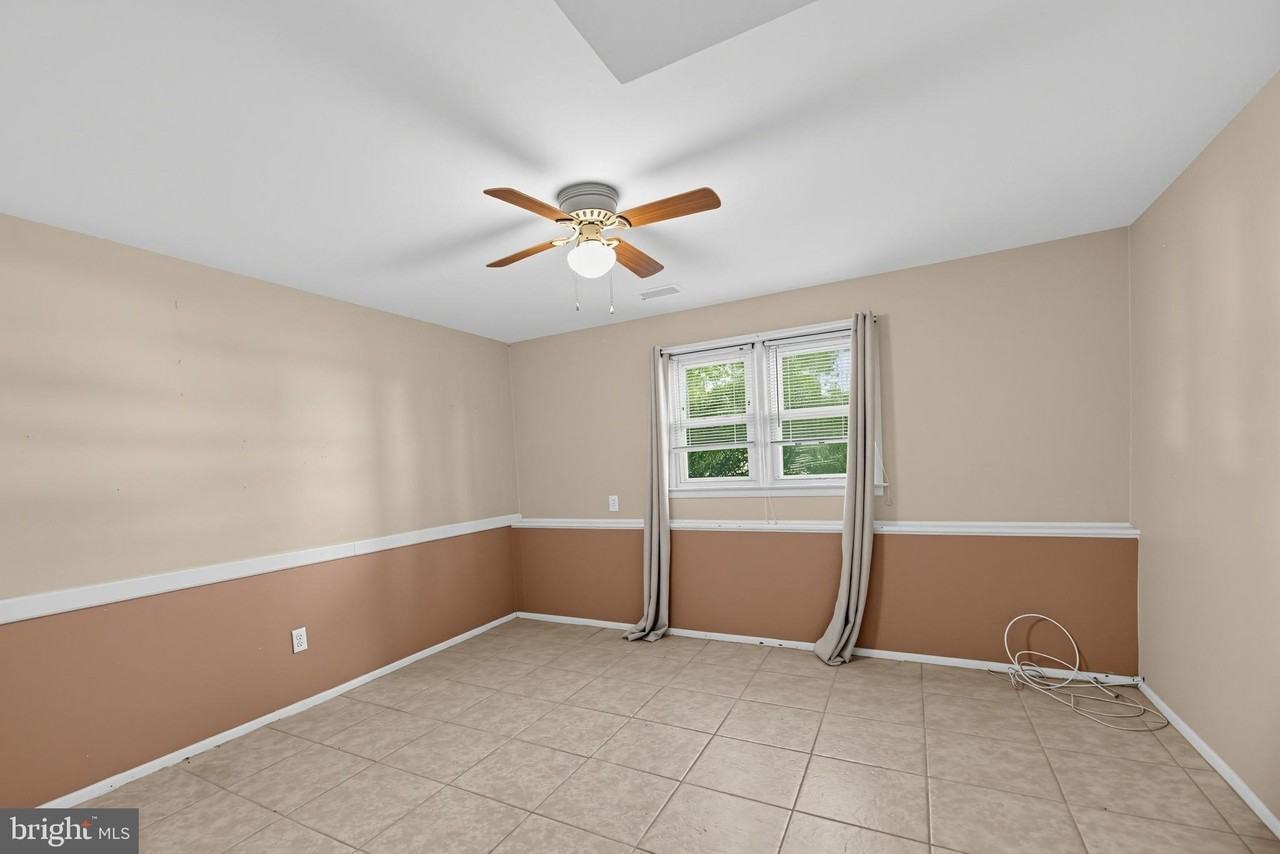 4 Roslyn Rd - Photo 7 of 28