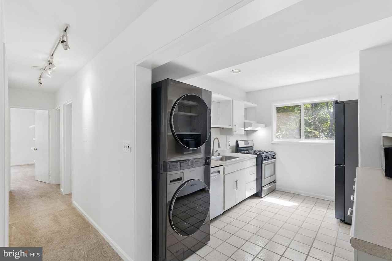 55 Skyhill Rd #202 - Photo 7 of 24