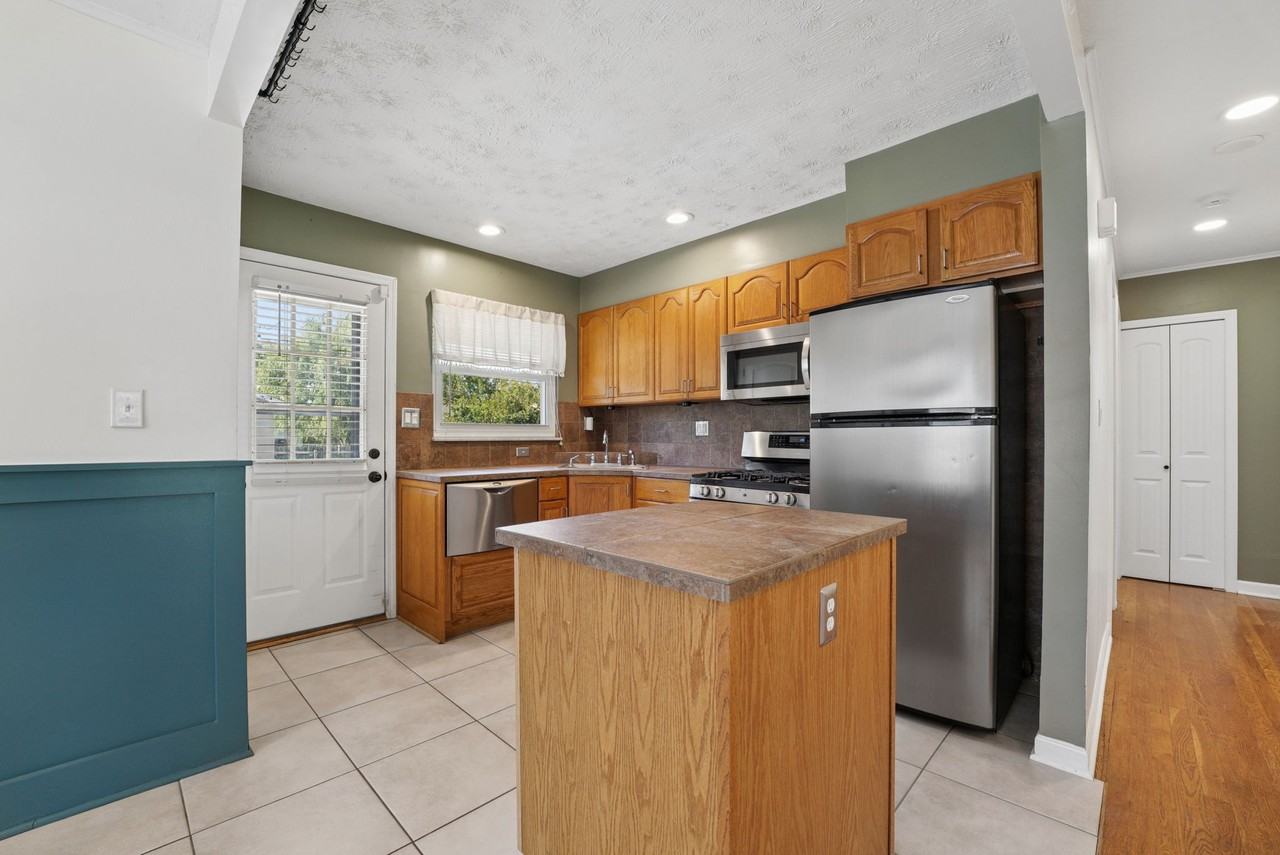 1007 Chestershire Rd - Photo 6 of 28