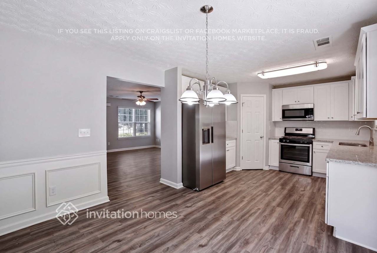 9461 Lakeview Rd - Photo 5 of 16