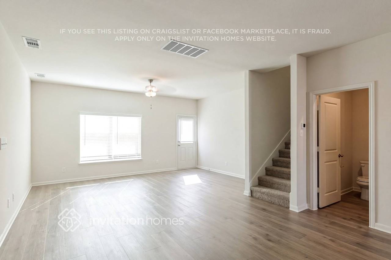 932 Crimson Wolf Rd - Photo 5 of 17