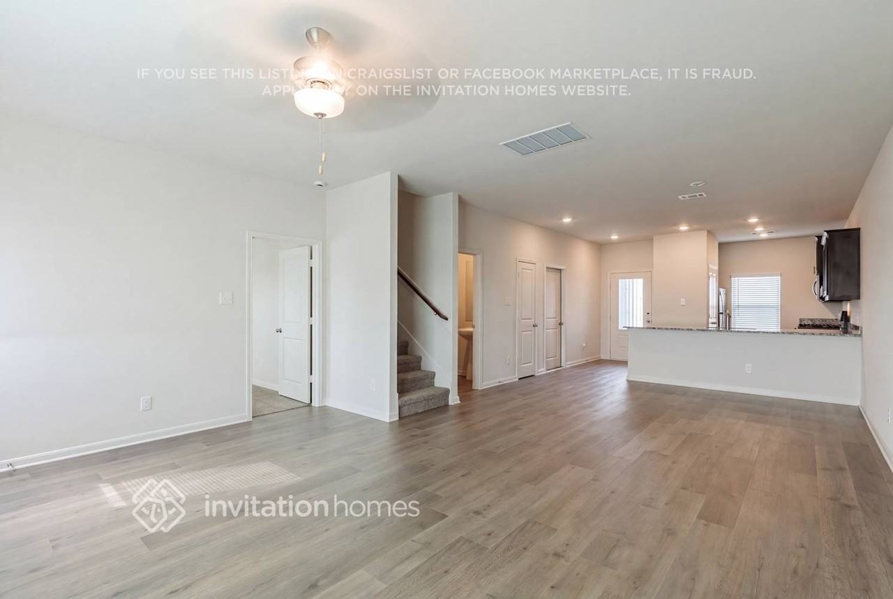 932 Crimson Wolf Rd - Photo 3 of 17