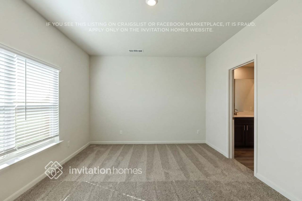 932 Crimson Wolf Rd - Photo 7 of 17