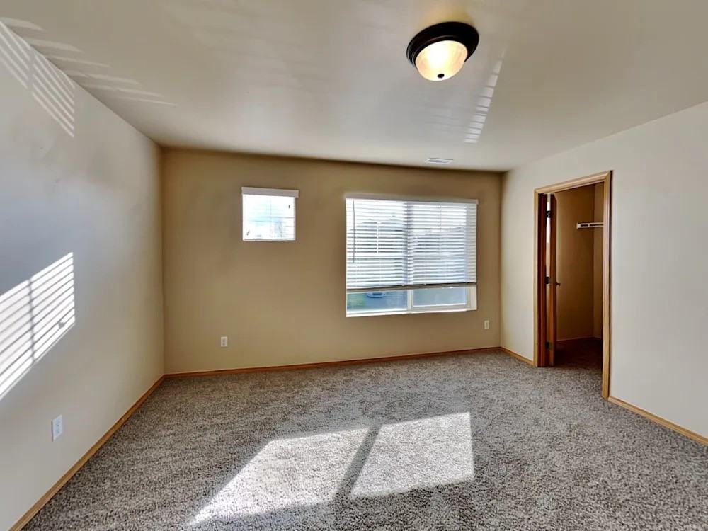 16596 Southeast 183rd Place - Photo 5 of 11