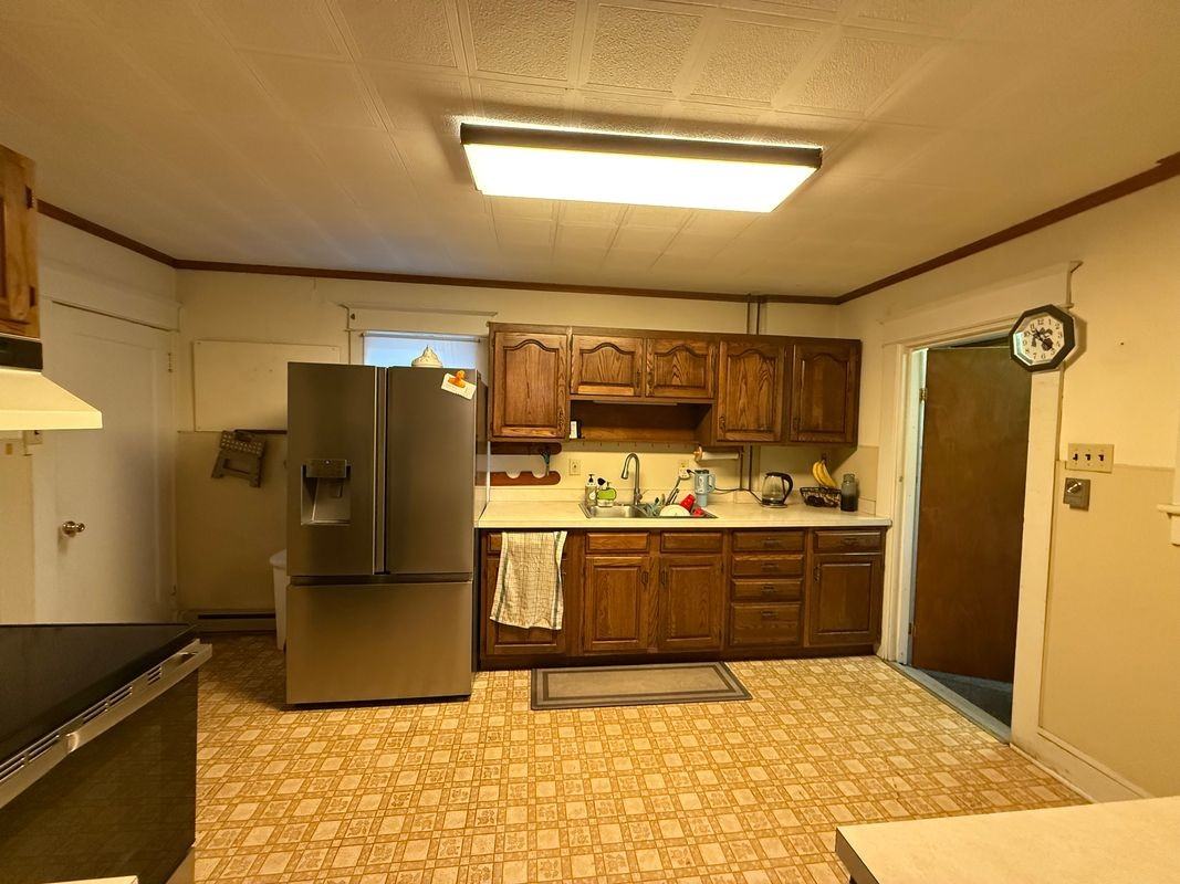 502 Powell Ave - Photo 2 of 12