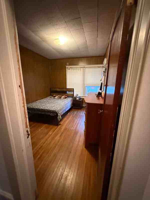 502 Powell Ave - Photo 3 of 12