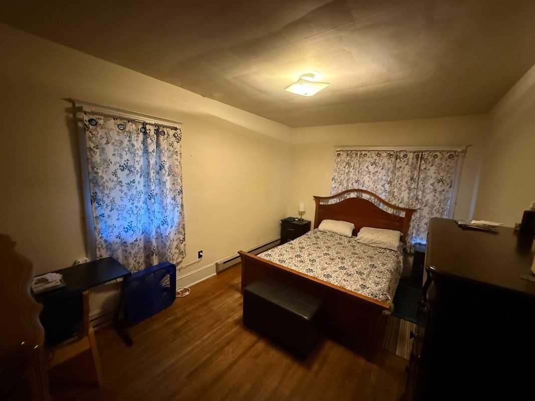 502 Powell Ave - Photo 4 of 12