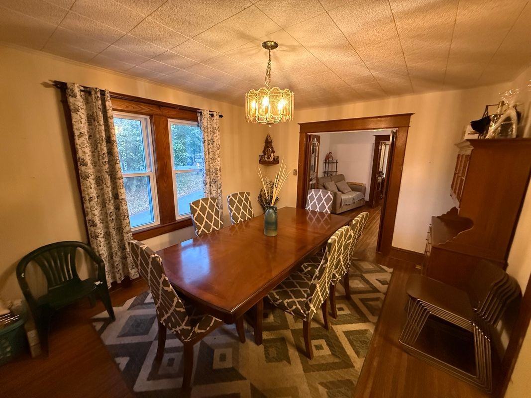 502 Powell Ave - Photo 5 of 12