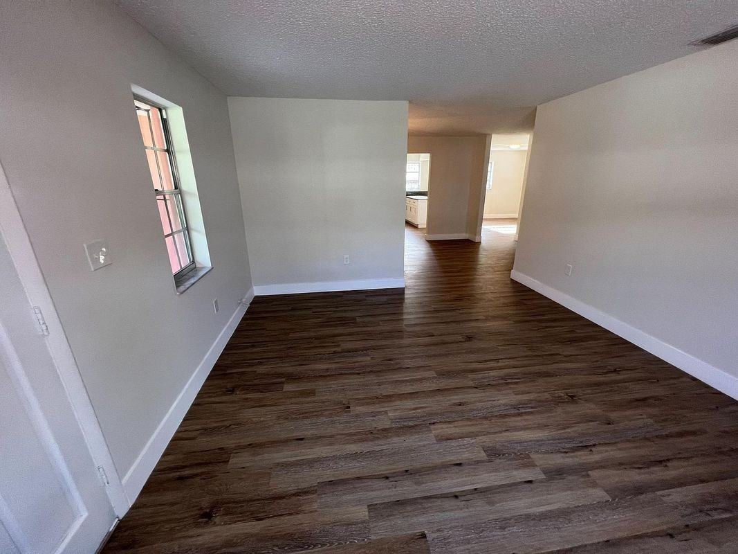 2792 Sw 26th St - Photo 3 of 21