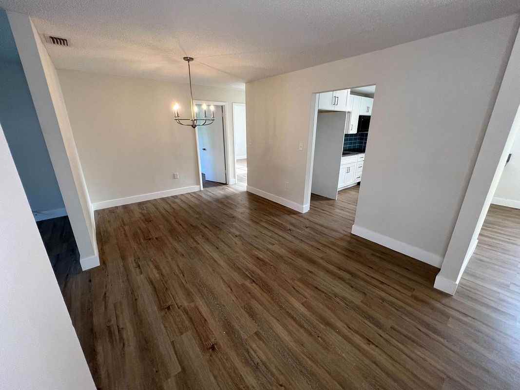 2792 Sw 26th St - Photo 4 of 21