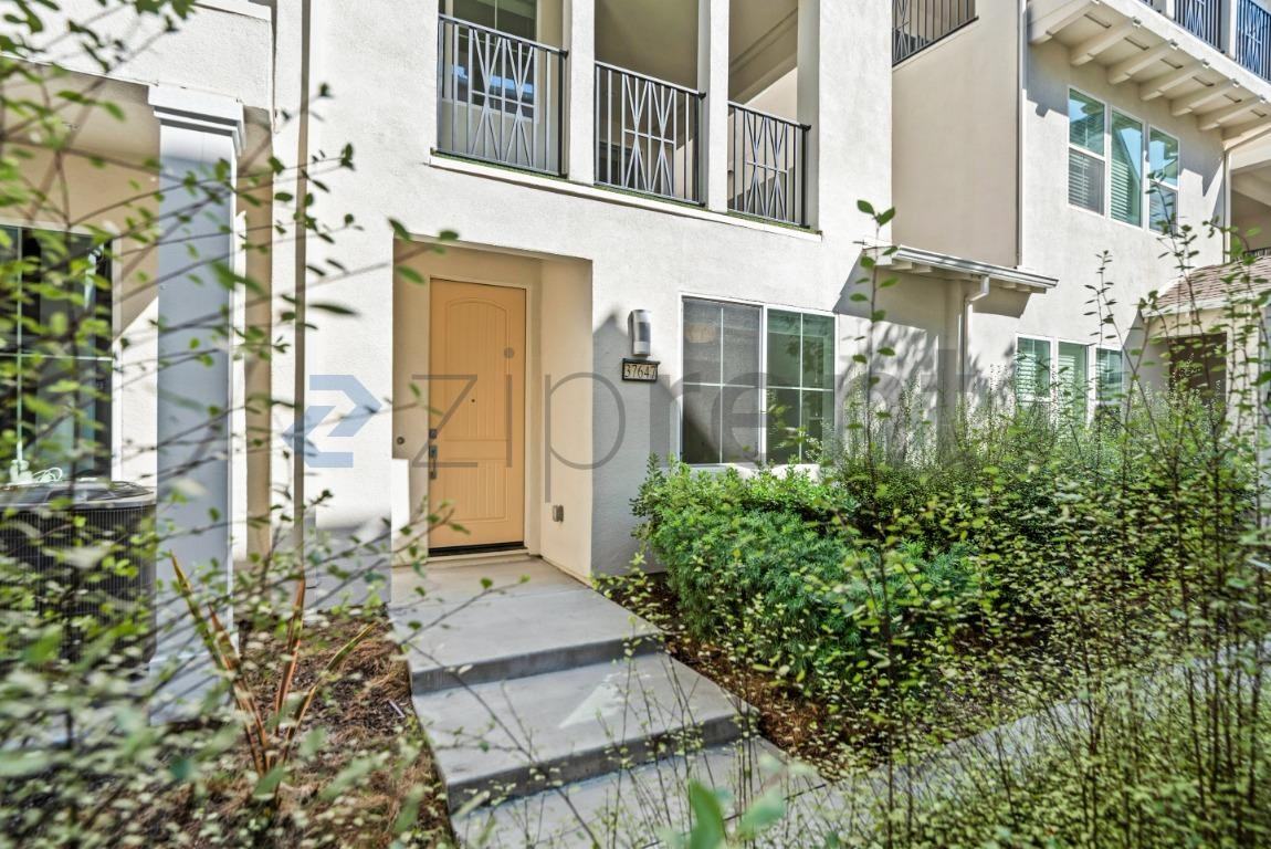 37647 Masts Cove Way - Photo 2 of 37