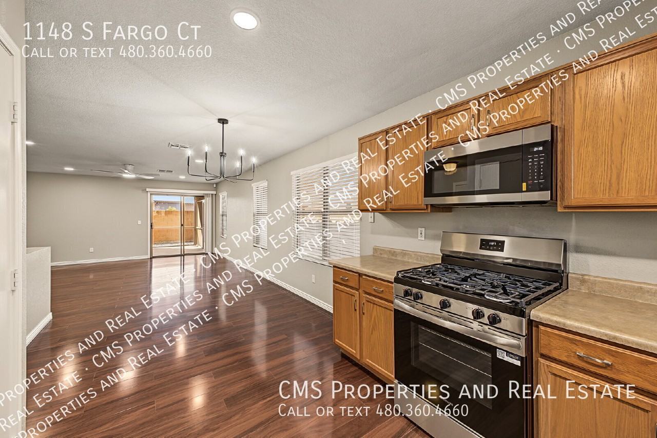 1148 S Fargo Ct - Photo 4 of 24