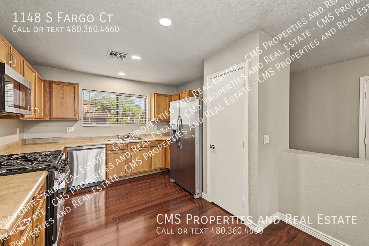 1148 S Fargo Ct - Photo 5 of 24