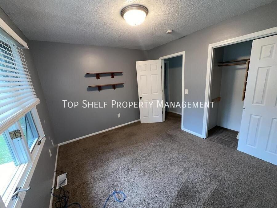 300 E Park Ave - Photo 5 of 11