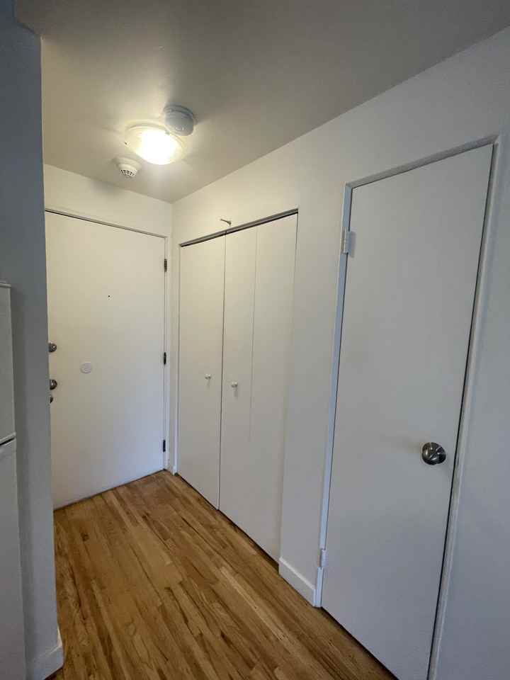 2228 Franklin St #104 - Photo 5 of 7